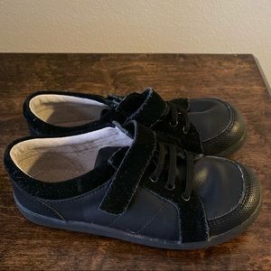See Kai Run black sneaker size 13.5 little boy